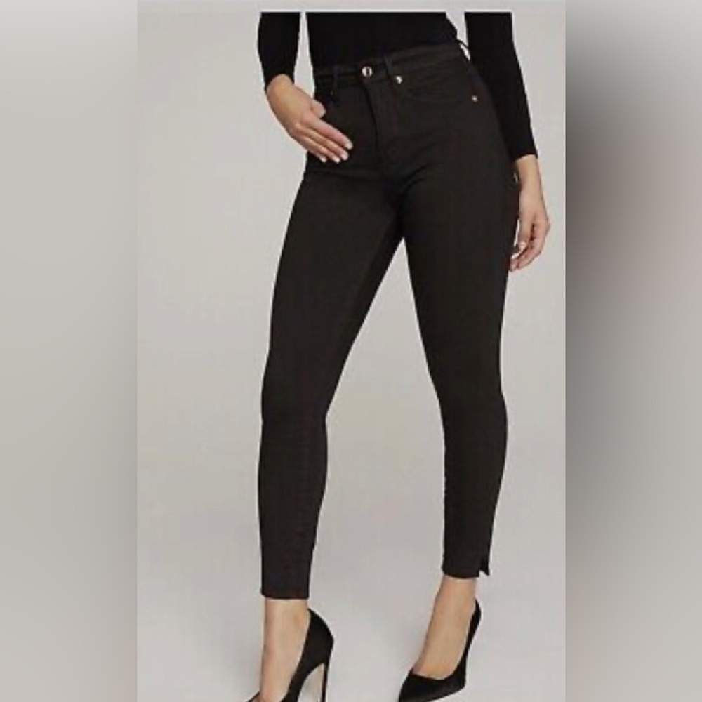 Like New!  Good American Good Waist Crop with Side Slits! Black